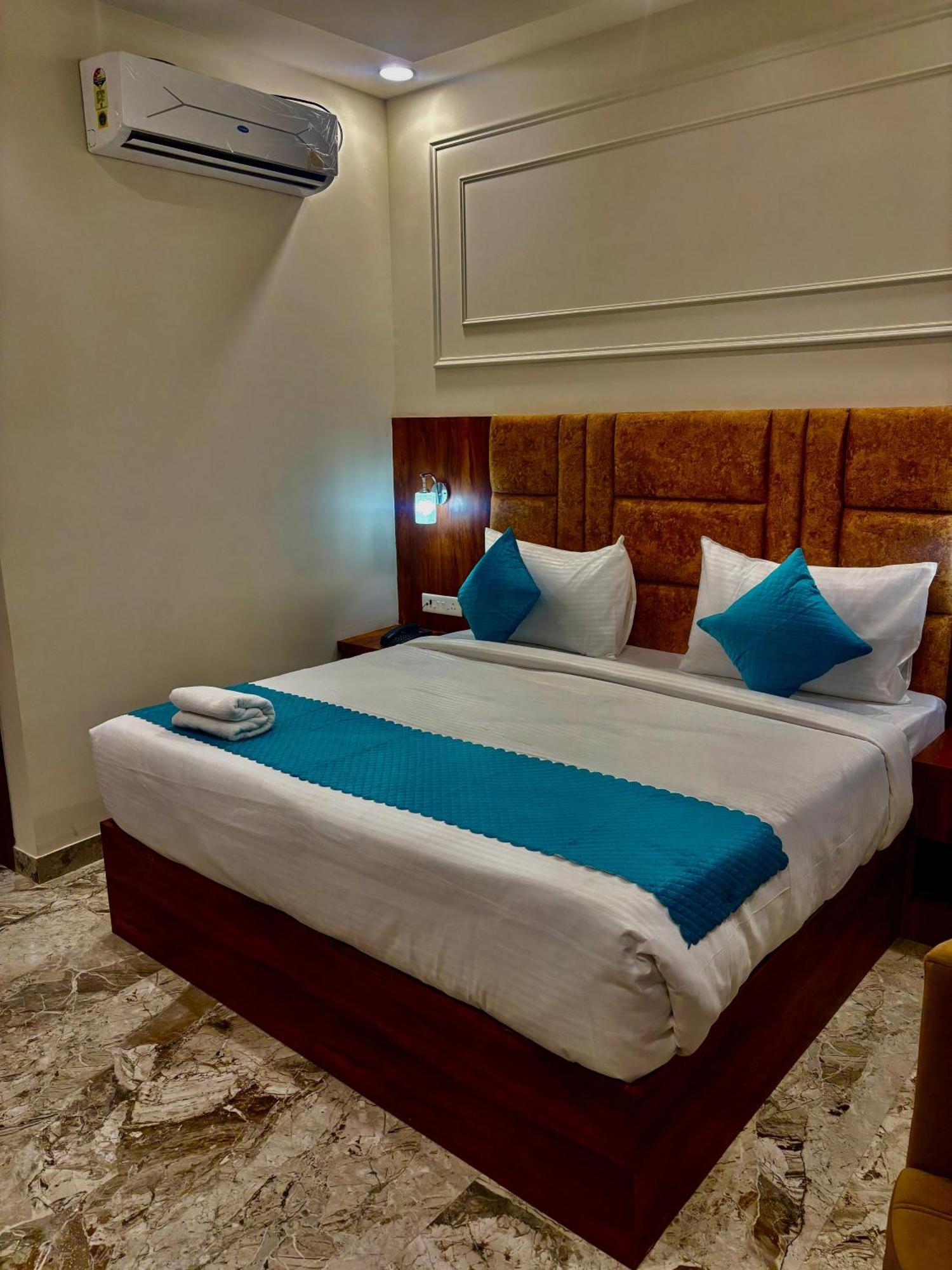 Hotel Majestic Heights Agra  Exterior photo